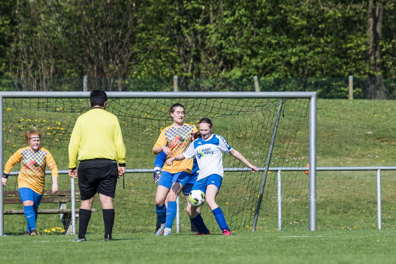 Bild 164 - B-Juniorinnen Bramstedter TS - SSV Hennstedt : Ergebnis: 3:7